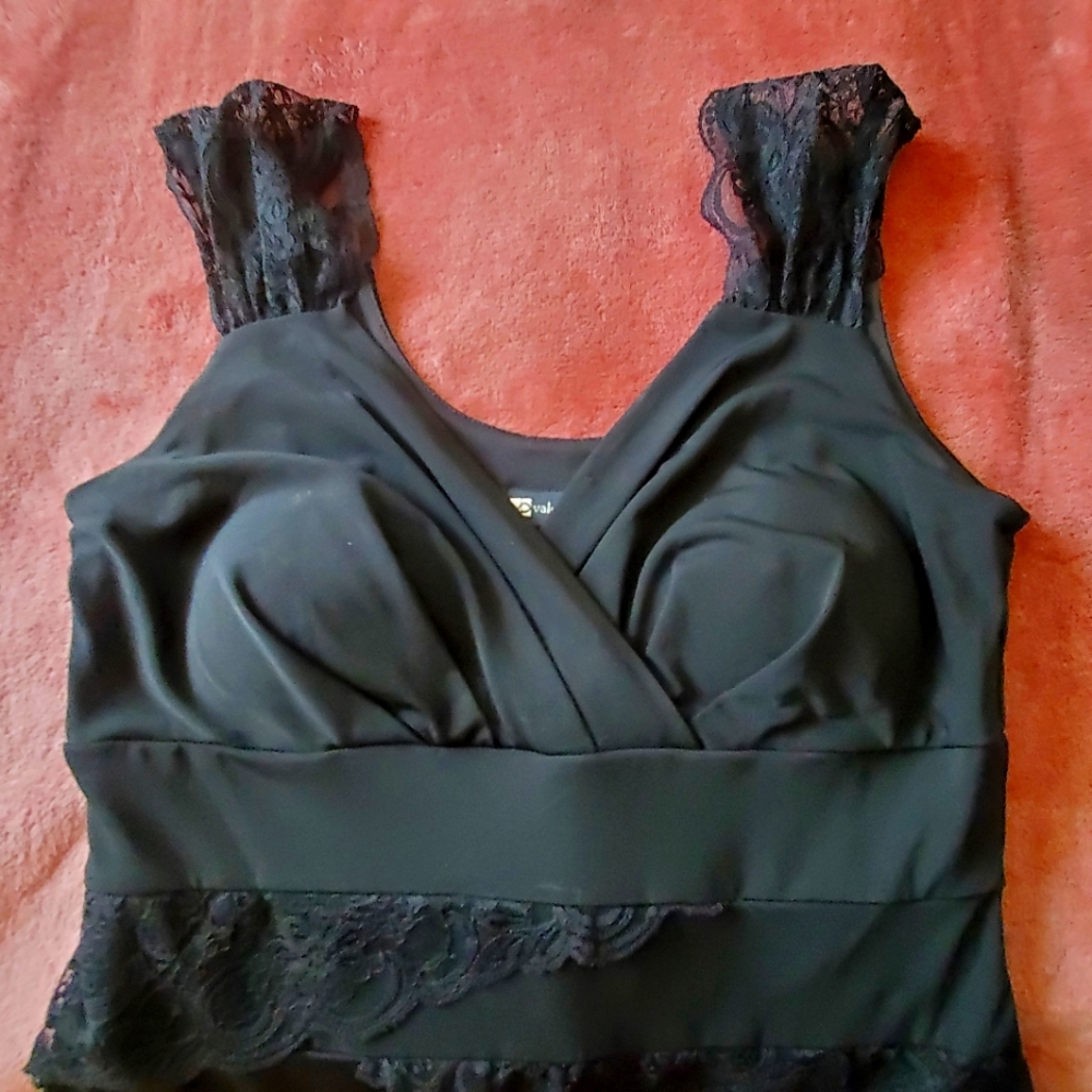Dress - Picture 2 of 4